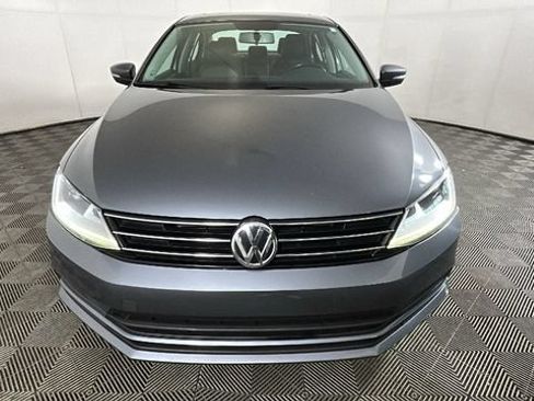 Used 2017 Volkswagen Jetta SE FWD image 7