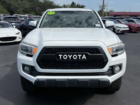 Used 2017 Toyota Tacoma SR5 RWD image 8