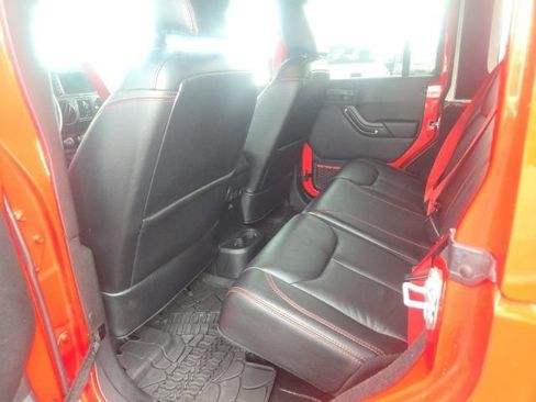 Used 2017 Jeep Wrangler Unlimited Rubicon AWD/4WD image 18