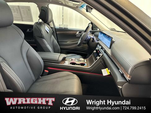 Certified 2025 Genesis GV80 2.5T Prestige image 18