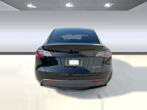 Used 2025 Tesla Model Y Performance image 10