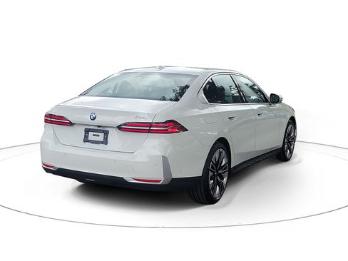 New 2027 BMW 530i RWD image 4