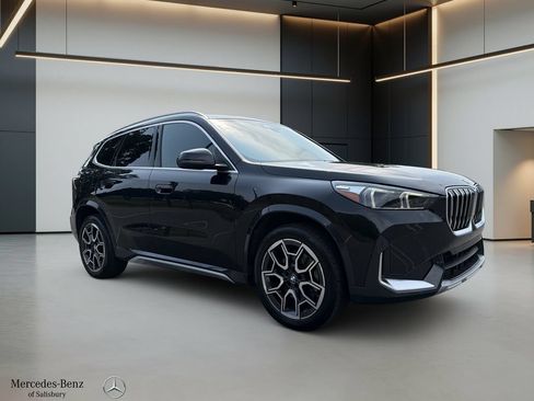 Used 2025 BMW X1 xDrive28i w/ Convenience Package AWD/4WD image 3