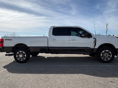 Used 2025 Ford F350 King Ranch w/ FX4 Off-Road Package image 4