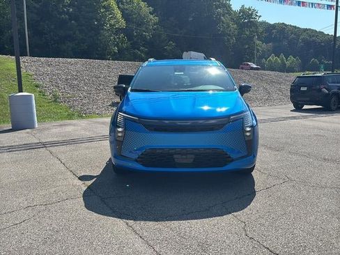 New 2027 Chrysler Pacifica Select AWD/4WD image 2