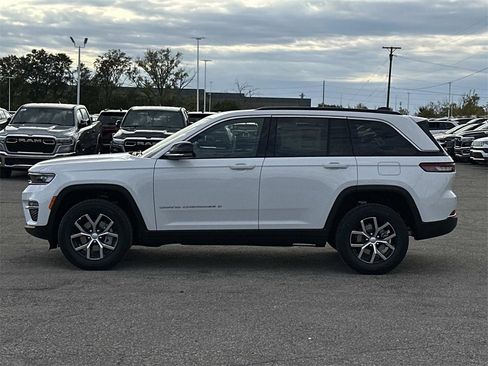 New 2025 Jeep Grand Cherokee Limited image 5