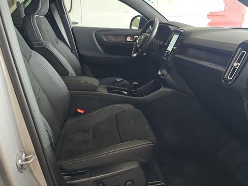 Used 2023 Volvo C40 P8 Recharge Ultimate AWD/4WD image 6