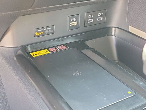 Used 2025 Toyota Camry LE image 30