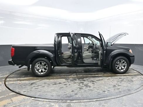 Used 2020 Nissan Frontier SV image 38