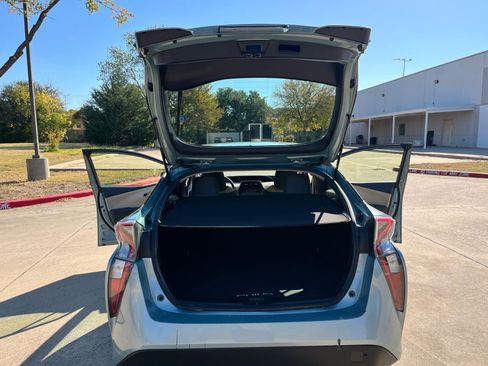 Used 2016 Toyota Prius Two image 15