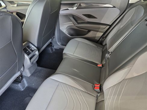 New 2025 Volkswagen Tiguan SE image 19