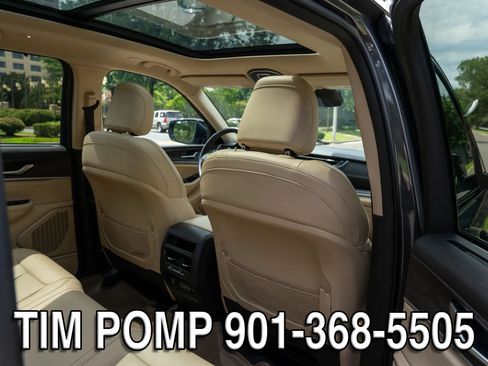 Used 2022 Jeep Grand Cherokee Limited w/ Luxury Tech Group II AWD/4WD image 16