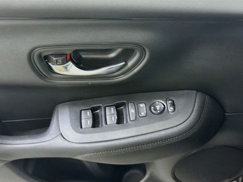 Used 2024 Honda HR-V LX image 15