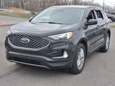 Used 2024 Ford Edge SEL w/ Convenience Package image 2