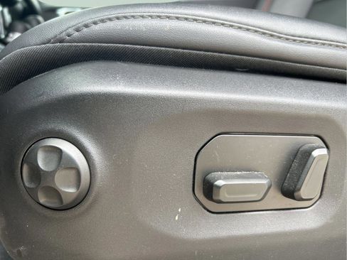 Used 2025 Jeep Wrangler Unlimited Rubicon image 27