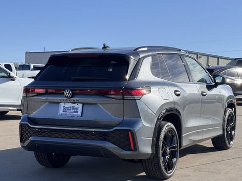 New 2026 Volkswagen Tiguan SE R-Line FWD image 5