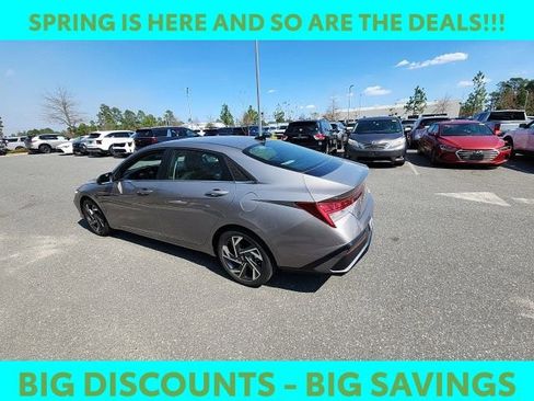 Certified 2024 Hyundai Elantra Limited image 11