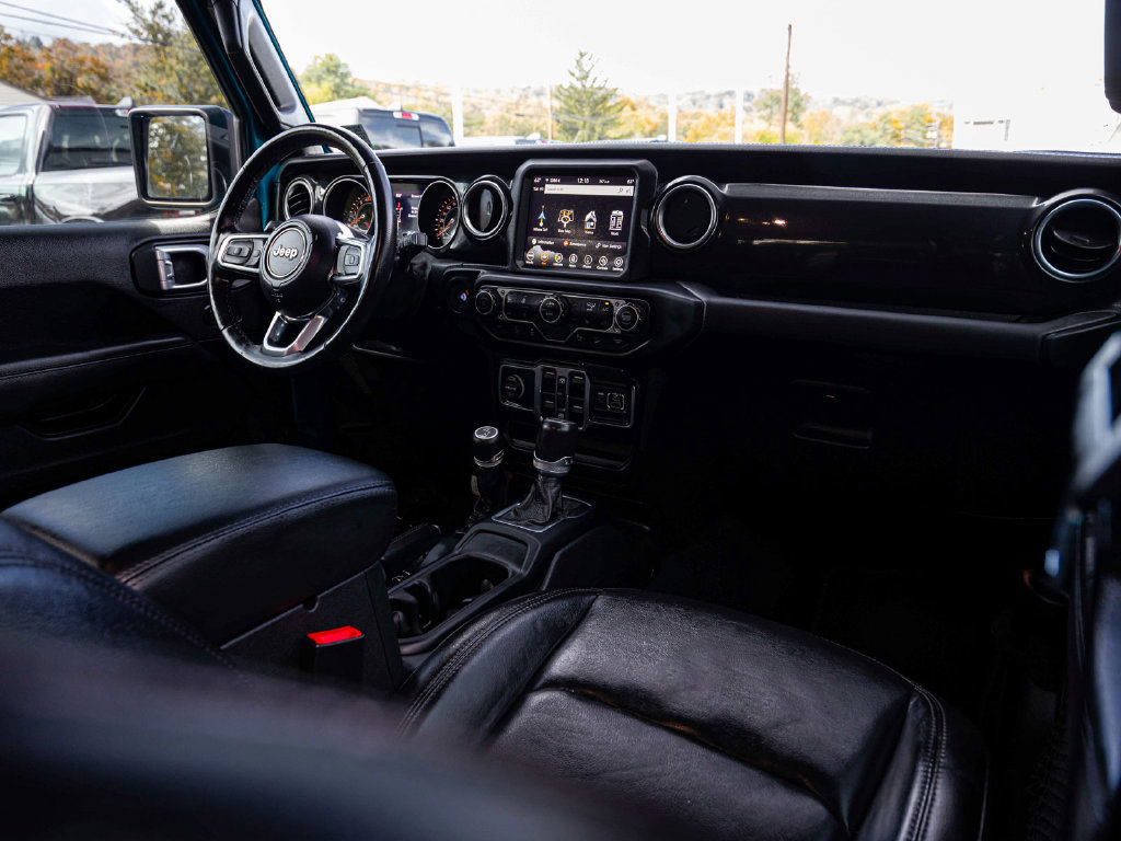Certified 2020 Jeep Wrangler Unlimited Sahara AWD/4WD image 32