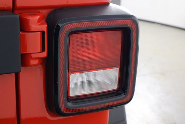 Used 2020 Jeep Wrangler Unlimited Rubicon AWD/4WD image 34