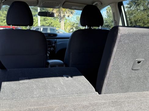 Used 2019 Nissan Rogue Sport S image 17