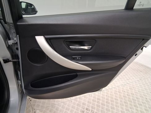Used 2018 BMW 320i Sedan RWD image 30