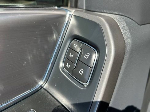 Used 2025 Ford F150 Lariat AWD/4WD image 33