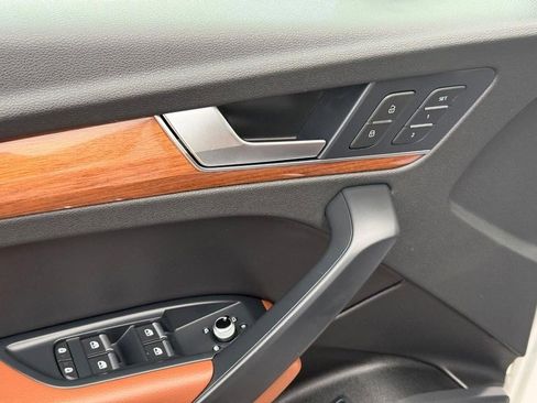 Used 2021 Audi Q5 2.0T Premium w/ Convenience Package image 18