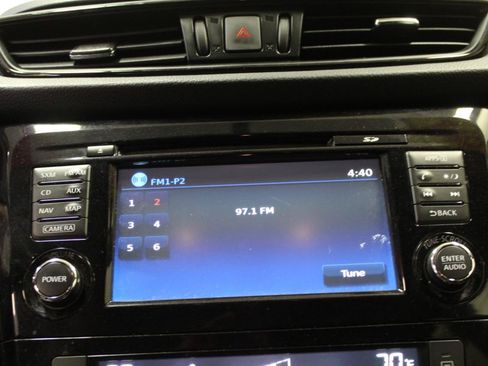Used 2017 Nissan Rogue SV w/ SV Premium Package AWD/4WD image 13