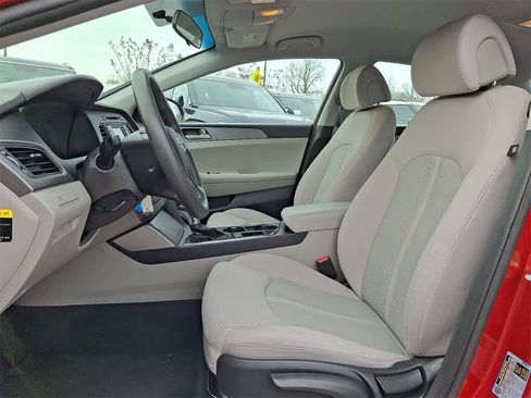 Used 2017 Hyundai Sonata SE image 12