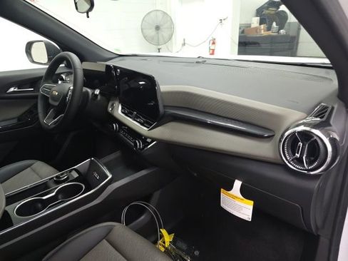 New 2026 Chevrolet Equinox LT w/ Convenience Package II image 29