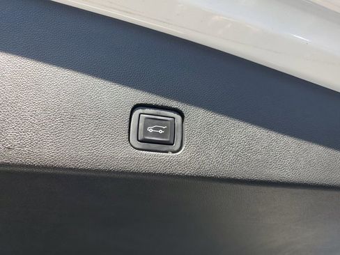 Certified 2023 Cadillac XT6 Premium Luxury w/ Platinum Package image 26