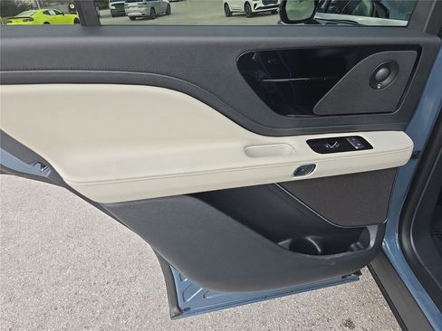 New 2026 Lincoln Aviator Reserve RWD image 9