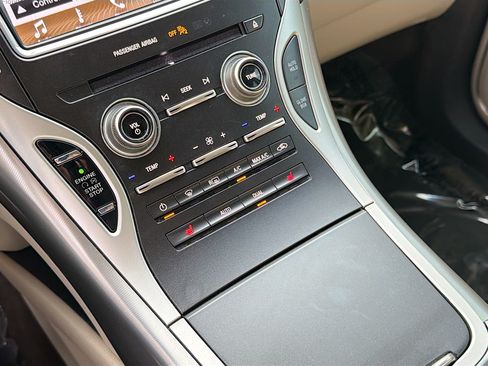 Used 2019 Lincoln Nautilus Select FWD image 27