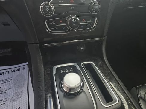 Used 2020 Chrysler 300 Limited RWD image 23