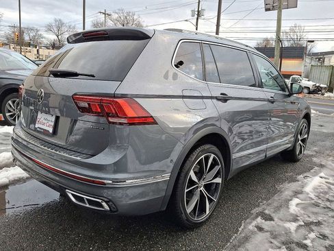 Used 2022 Volkswagen Tiguan SEL R-Line image 25