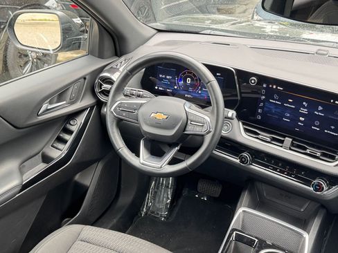 Used 2025 Chevrolet Equinox LT image 33