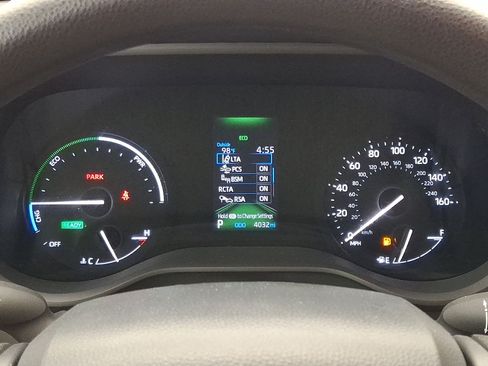 Used 2024 Toyota Sienna LE FWD image 16