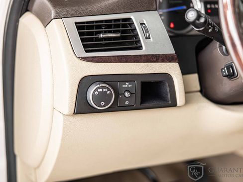 Used 2010 Cadillac Escalade 2WD Hybrid image 22