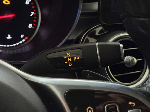 Used 2020 Mercedes-Benz GLC 300 4MATIC image 33