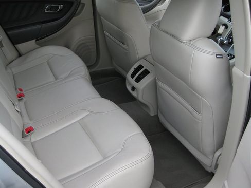 Used 2011 Ford Taurus SEL w/ 201A Rapid Spec Order Code image 25