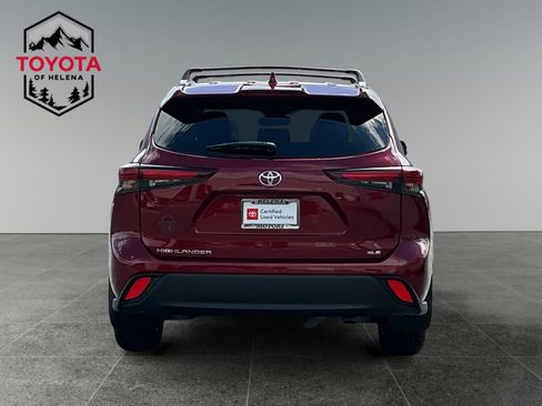 Certified 2024 Toyota Highlander XLE FWD image 4
