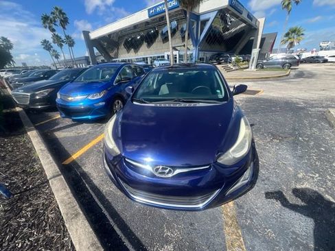 Used 2014 Hyundai Elantra SE w/ Option Group 02 FWD image 7