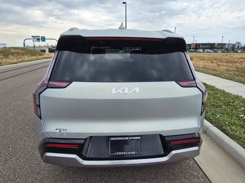 Used 2024 Kia EV9 Land AWD/4WD image 4