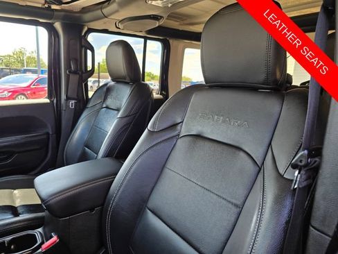 Used 2023 Jeep Wrangler Unlimited Sahara w/ Cold Weather Group AWD/4WD image 6