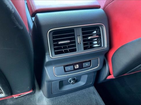 Used 2018 Audi SQ5 Prestige w/ Prestige Package AWD/4WD image 9
