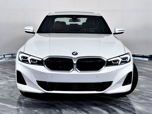 Used 2024 BMW 330i xDrive Sedan AWD/4WD image 7