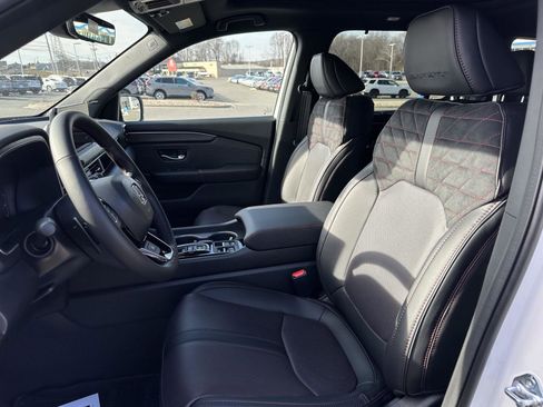 New 2026 Honda Pilot Black Edition image 10