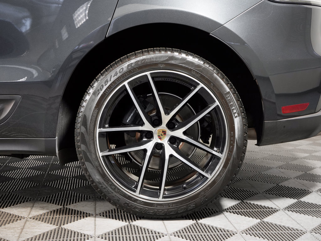 Certified 2023 Porsche Macan AWD/4WD image 13