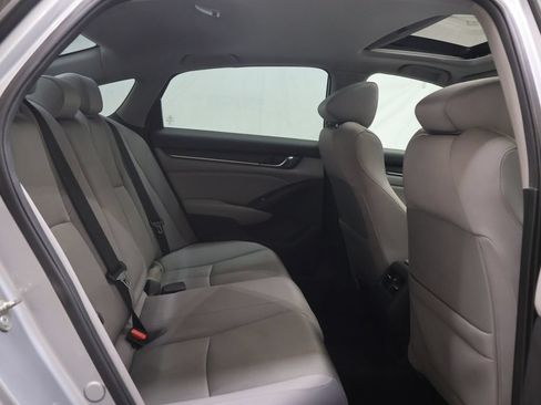 Used 2018 Honda Accord EX image 12