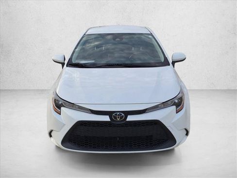 Used 2021 Toyota Corolla LE FWD image 2